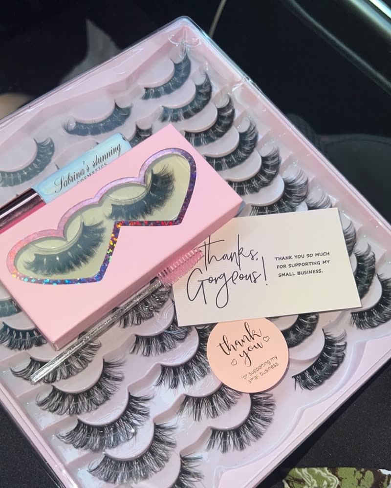 Pink heart window lash case with a lash wand and thank-you card