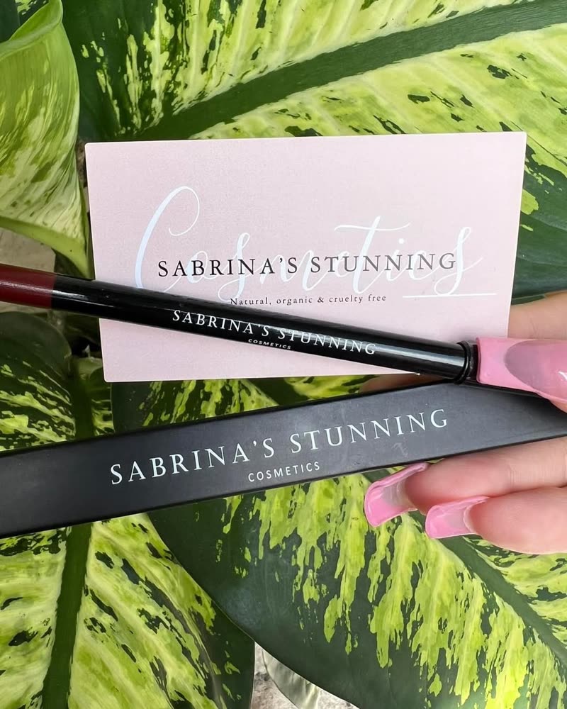 Sabrina's Stunning liner pencil and box